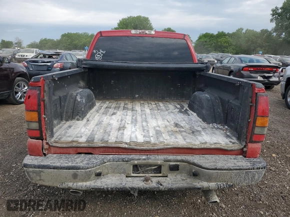 2006 GMC Sierra 1500 SL z VIN 2GTEC13V661342401, wystawiony jako Copart lot #53716275 z przebiegiem 318 308 mil mil oraz Nie do naprawy • Non repairable. Historia ofert i sprzedaży dostępna na DreamBid. Obrazek 6.