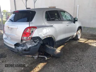 2020 Chevrolet Trax LS with VIN KL7CJKSB1LB024737, listed as a IAAI auction lot 42420879 with 41,480 mi miles and . Bid and sale history available at DreamBid. Image 4.