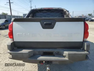2005 Chevrolet Avalanche Z71 with VIN 3GNEK12Z15G205810, listed as a Copart auction lot 62230515 with Not provided miles and Clean title. Bid and sale history available at DreamBid. Image 6.