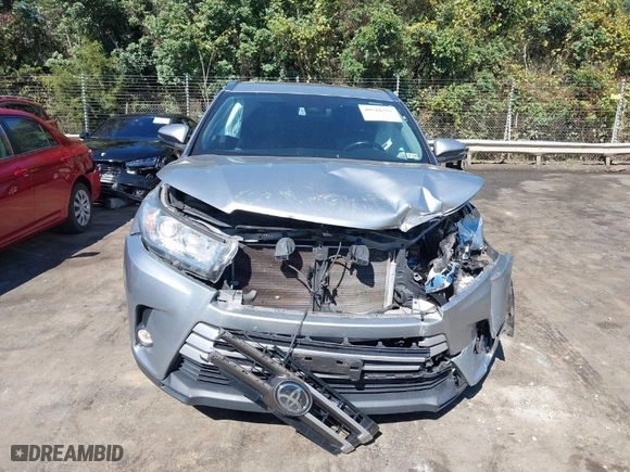 2019 Toyota Highlander SE with VIN 5TDKZRFH9KS305741, listed as a IAAI auction lot 40510281 with NaN miles. Bid and sale history available at carsss.com. Image 12.