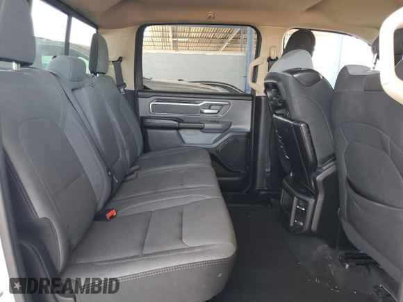 2019 Ram 1500 Big Horn z VIN 1C6SRFFT2KN780244, wystawiony jako Copart lot #60891565 z przebiegiem 117 269 mil mil oraz Czysty tytuł • Clean title. Historia ofert i sprzedaży dostępna na DreamBid. Obrazek 10.