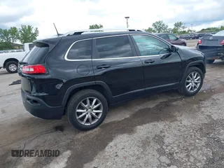 2017 Jeep Cherokee Limited z VIN 1C4PJMDS4HD223760, wystawiony jako IAAI lot #42300398 z przebiegiem 85 981 mil mil oraz . Historia ofert i sprzedaży dostępna na DreamBid. Obrazek 4.