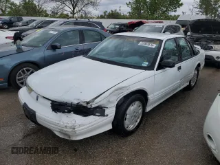 1997 Oldsmobile Cutlass Supreme S z VIN 1G3WH52M2VF322529, wystawiony jako Copart lot #52003574 z przebiegiem 140 292 mil mil oraz Szkody całkowita. Historia ofert i sprzedaży dostępna na DreamBid. Obrazek 1.