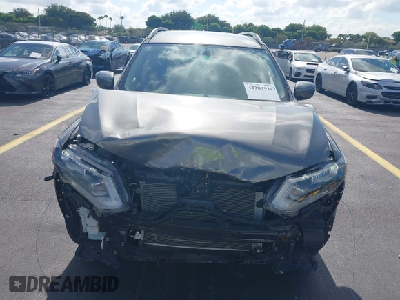 2017 Nissan Rogue SV z VIN JN8AT2MT0HW388730, wystawiony jako IAAI lot #42289935 z przebiegiem 124 943 mil mil oraz . Historia ofert i sprzedaży dostępna na DreamBid. Obrazek 13.