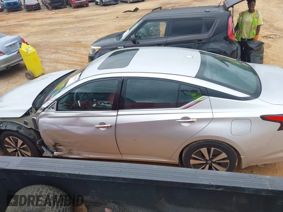2019 Nissan Altima SV with VIN 1N4BL4DV6KC146908, listed as a IAAI auction lot 42342191 with 82,191 mi miles and . Bid and sale history available at DreamBid. Image 14.