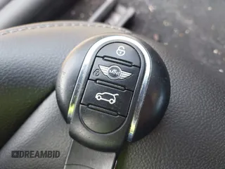 2017 MINI Hardtop Cooper z VIN WMWXP5C35H3C64595, wystawiony jako IAAI lot #42078919 z przebiegiem 93 141 mil mil oraz . Historia ofert i sprzedaży dostępna na DreamBid. Obrazek 11.