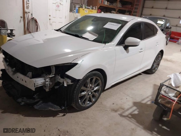 2018 Mazda Mazda3 4-Door Touring with VIN 3MZBN1V36JM221682, listed as a IAAI auction lot 41896432 with 98,322 mi miles. Bid and sale history available at carsss.com. Image 2.