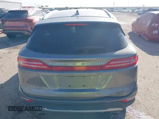 2017 Lincoln MKC Premiere with VIN 5LMCJ1D92HUL71022, listed as a IAAI auction lot 38628790 with 141,930 mi miles. Bid and sale history available at carsss.com. Image 16.