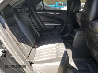 2019 Chrysler 300 with VIN 2C3CCABG7KH660334, listed as a Copart auction lot 52579765 with 47,923 mi miles and Salvage Title. Bid and sale history available at carsss.com. Image 10.