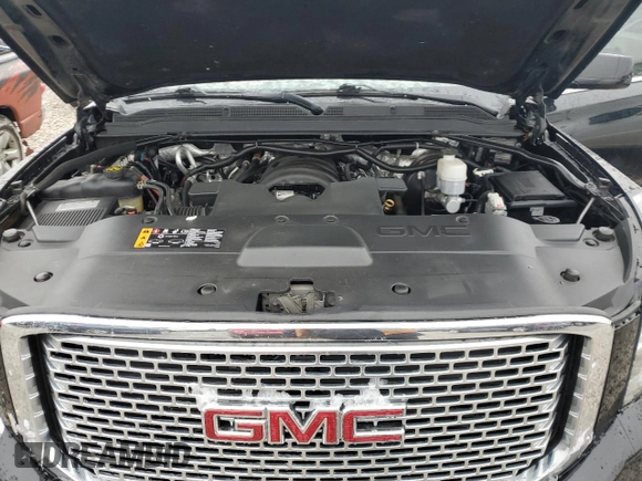 2017 GMC Yukon XL Denali with VIN 1GKS2HKJ7HR228712, listed as a Copart auction lot 46952025 with 197,162 mi miles and Clean Title. Bid and sale history available at carsss.com. Image 12.