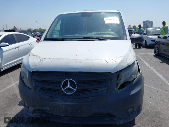 2020 Mercedes-Benz Metris Cargo z VIN WD3PG2EA2L3674302, wystawiony jako IAAI lot #42314117 z przebiegiem 116 502 mil mil oraz . Historia ofert i sprzedaży dostępna na DreamBid. Obrazek 12.