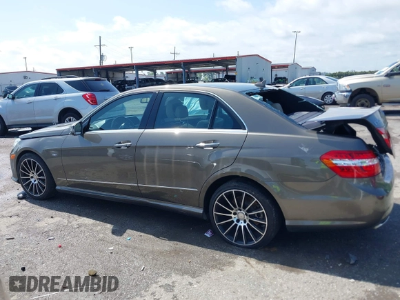 2012 Mercedes-Benz E 350 Luxury z VIN WDDHF5KB5CA629139, wystawiony jako IAAI lot #42360346 z przebiegiem 142 949 mil mil oraz . Historia ofert i sprzedaży dostępna na DreamBid. Obrazek 14.