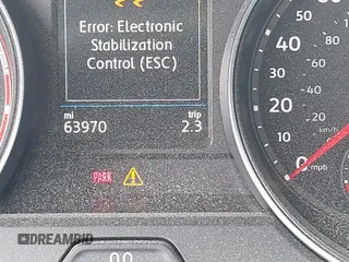 2021 Volkswagen Atlas SE z VIN 1V2WR2CA2MC529355, wystawiony jako IAAI lot #41972048 z przebiegiem 63 970 mil mil oraz . Historia ofert i sprzedaży dostępna na DreamBid. Obrazek 15.