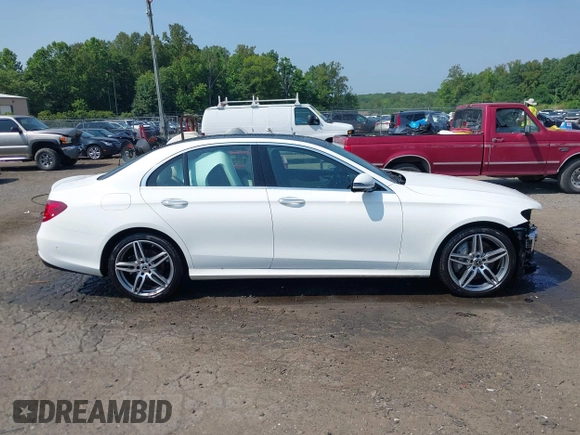 2018 Mercedes-Benz E 300 with VIN WDDZF4KB4JA370171, listed as a IAAI auction lot 42404611 with 92,944 mi miles and . Bid and sale history available at DreamBid. Image 14.