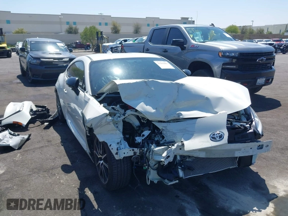 2023 Toyota 86 z VIN JF1ZNBC13P8762393, wystawiony jako IAAI lot #42202061 z przebiegiem 9 870 mil mil oraz . Historia ofert i sprzedaży dostępna na DreamBid. Obrazek 6.