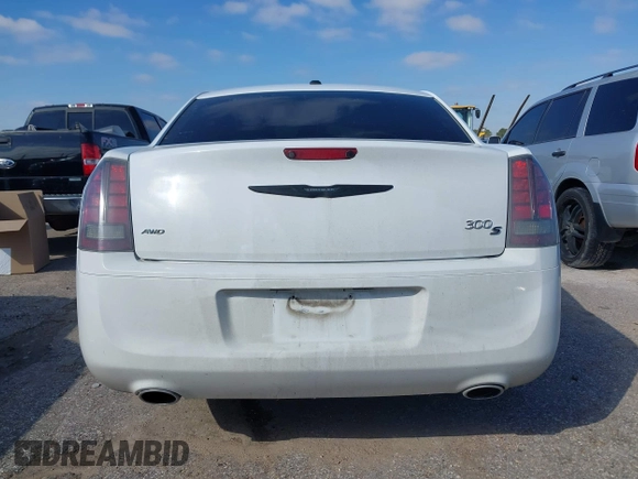 2014 Chrysler 300 with VIN 2C3CCAGG1EH375447, listed as a IAAI auction lot 41604083 with 180,286 mi miles. Bid and sale history available at carsss.com. Image 16.