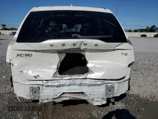 2022 Volvo XC90 Momentum with VIN YV4102CK3N1871325, listed as a Copart auction lot 46592915 with 21,147 mi miles and Salvage Title. Bid and sale history available at DreamBid. Image 6.