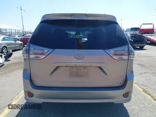 2013 Toyota Sienna SE с VIN 5TDXK3DC7DS287161, выставлен на аукционе IAAI как лот 42249232 с пробегом 168 307 миль миль и . История ставок и продаж доступна на DreamBid. Изображение 17.