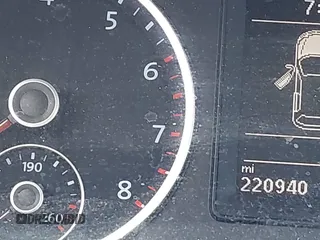 2014 Volkswagen Tiguan SE z VIN WVGAV3AX7EW541355, wystawiony jako IAAI lot #42032798 z przebiegiem 220 940 mil mil oraz . Historia ofert i sprzedaży dostępna na DreamBid. Obrazek 15.