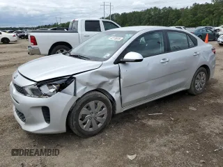 2020 Kia Rio S with VIN 3KPA24ADXLE323295, listed as a Copart auction lot 52176015 with 137,724 mi miles and Salvage Title. Bid and sale history available at carsss.com. Image 1.