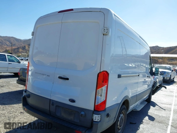 2016 Ford Transit z VIN 1FTYE2CM6GKA15762, wystawiony jako IAAI lot #41338363 z przebiegiem Nie podano mil oraz . Historia ofert i sprzedaży dostępna na DreamBid. Obrazek 16.