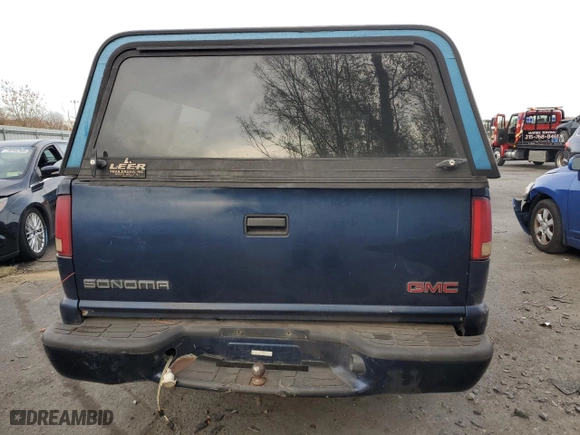 2002 GMC Sonoma SLS with VIN 1GTDT19W728239622, listed as a Copart auction lot 79419824 with 0 mi miles and Salvage Title. Bid and sale history available at carsss.com. Image 6.