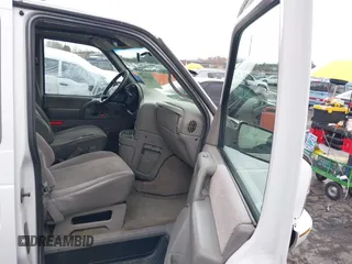 2002 Chevrolet Astro with VIN 1GNDM19X02B153455, listed as a IAAI auction lot 41462588 with 349,613 mi miles. Bid and sale history available at carsss.com. Image 5.