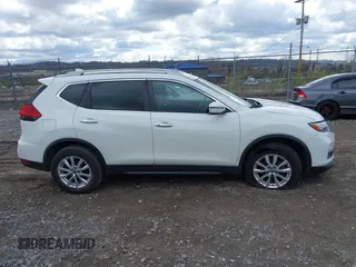 2019 Nissan Rogue SL with VIN 5N1AT2MV1KC809839, listed as a IAAI auction lot 42048435 with 96,300 mi miles and . Bid and sale history available at carsss.com. Image 13.