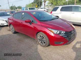 2024 Nissan Versa SV z VIN 3N1CN8EV2RL866268, wystawiony jako IAAI lot #42108809 z przebiegiem 20 441 mil mil oraz . Historia ofert i sprzedaży dostępna na DreamBid. Obrazek 1.