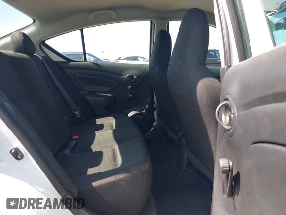 2016 Nissan Versa S z VIN 3N1CN7AP3GL903343, wystawiony jako IAAI lot #42520278 z przebiegiem 106 630 mil mil oraz . Historia ofert i sprzedaży dostępna na DreamBid. Obrazek 8.