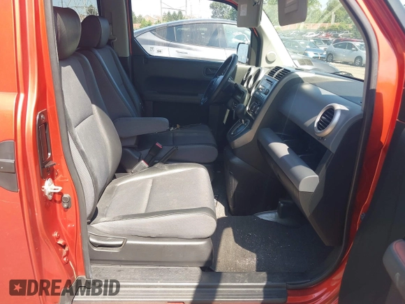 2003 Honda Element EX z VIN 5J6YH285X3L041286, wystawiony jako IAAI lot #42556515 z przebiegiem 175 228 mil mil oraz . Historia ofert i sprzedaży dostępna na DreamBid. Obrazek 5.