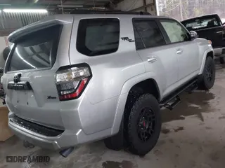 2022 Toyota 4Runner TRD Off Road Premium with VIN JTERU5JRXN6039331, listed as a IAAI auction lot 41569875 with 28,354 mi miles. Bid and sale history available at carsss.com. Image 4.