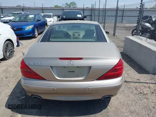 2004 Mercedes-Benz SL 500 z VIN WDBSK75F34F071610, wystawiony jako IAAI lot #42042918 z przebiegiem Nie podano mil oraz . Historia ofert i sprzedaży dostępna na DreamBid. Obrazek 16.