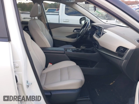 2023 Nissan Rogue SV z VIN 5N1BT3BA6PC846645, wystawiony jako IAAI lot #40949730 z przebiegiem 30 856 mil mil oraz . Historia ofert i sprzedaży dostępna na DreamBid. Obrazek 5.