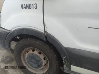 2015 Ford Transit Passenger XL z VIN 1FBAX2CG3FKA97085, wystawiony jako IAAI lot #42210744 z przebiegiem 81 911 mil mil oraz . Historia ofert i sprzedaży dostępna na DreamBid. Obrazek 6.