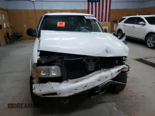 1996 GMC Jimmy SL with VIN 1GKDT13W3T2555469, listed as a Copart auction lot 66480124 with 0 mi miles and Clean Title. Bid and sale history available at carsss.com. Image 5.