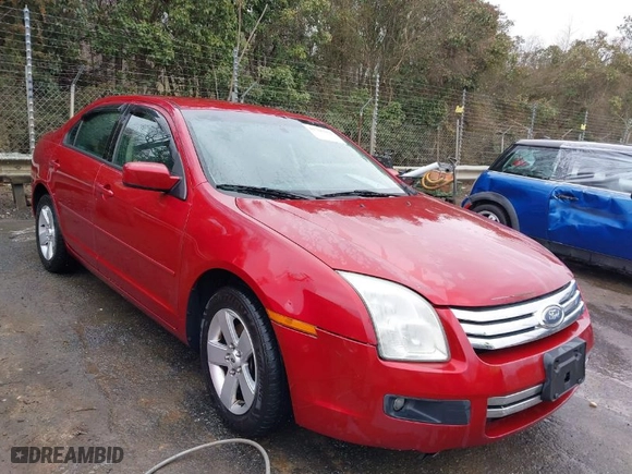 2006 Ford Fusion SE with VIN 3FAFP07156R160801, listed as a IAAI auction lot 41706931 with 220,104 mi miles. Bid and sale history available at carsss.com. Image 1.