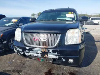 2008 GMC Yukon Denali with VIN 1GKFK63848J131662, listed as a IAAI auction lot 41887718 with 319,420 mi miles. Bid and sale history available at carsss.com. Image 12.