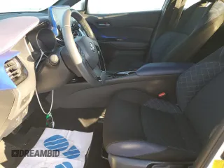 2020 Toyota C-HR LE z VIN JTNKHMBX1L1092779, wystawiony jako Copart lot #43259495 z przebiegiem 49 821 mil mil oraz Szkoda całkowita • Salvage title. Historia ofert i sprzedaży dostępna na DreamBid. Obrazek 7.