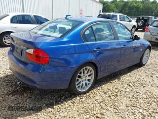 2007 BMW 3 Series 328i with VIN WBAVA33587KX72883, listed as a IAAI auction lot 42632484 with 203,514 mi miles and . Bid and sale history available at DreamBid. Image 4.