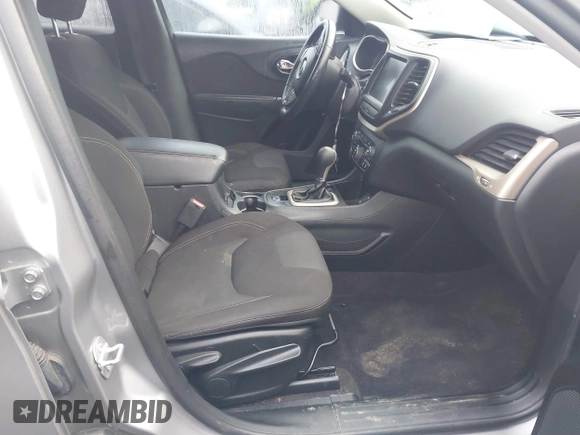 2016 Jeep Cherokee Latitude with VIN 1C4PJLCS7GW336973, listed as a IAAI auction lot 41769839 with 89,805 mi miles. Bid and sale history available at carsss.com. Image 5.