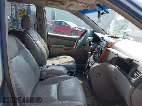 2006 Toyota Sienna XLE with VIN 5TDZA22C46S470450, listed as a IAAI auction lot 42034110 with 277,119 mi miles. Bid and sale history available at carsss.com. Image 5.