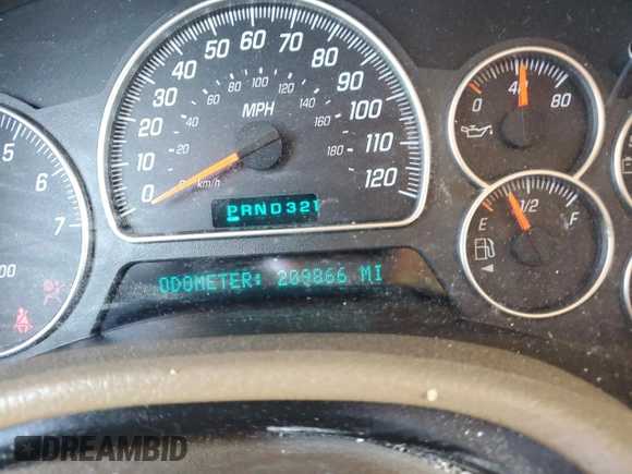 2002 GMC Envoy SLT with VIN 1GKDT13S922346832, listed as a Copart auction lot 48412145 with 209,866 mi miles and Salvage Title. Bid and sale history available at carsss.com. Image 9.