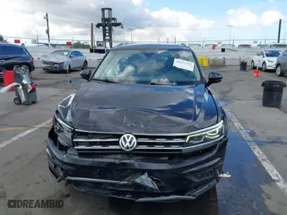 2018 Volkswagen Tiguan Wolfsburg Edition with VIN 3VV5B7AX7JM154967, listed as a IAAI auction lot 41433312 with 61,679 mi miles. Bid and sale history available at carsss.com. Image 12.