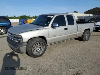 2002 Chevrolet Silverado 1500 LS with VIN 2GCEC19V521372068, listed as a Copart auction lot 52204545 with 202,751 mi miles and Salvage Title. Bid and sale history available at DreamBid. Image 1.