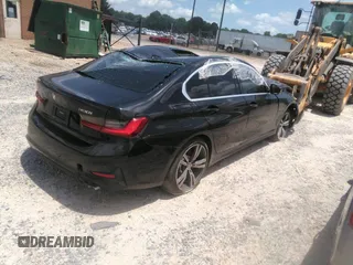 2021 BMW 3 Series 330i z VIN 3MW5R1J0XM8B73341, wystawiony jako IAAI lot #41462711 z przebiegiem Nie podano mil oraz . Historia ofert i sprzedaży dostępna na DreamBid. Obrazek 4.