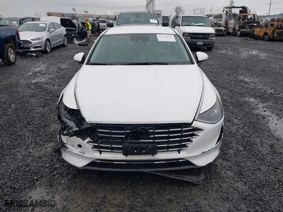2023 Hyundai Sonata Hybrid SEL with VIN KMHL34JJXPA054067, listed as a IAAI auction lot 41573621 with 53,929 mi miles. Bid and sale history available at carsss.com. Image 12.