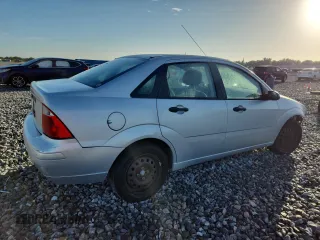2007 Ford Focus S with VIN 1FAFP34N87W278008, listed as a Copart auction lot 61022545 with 139,575 mi miles and Salvage title. Bid and sale history available at DreamBid. Image 3.