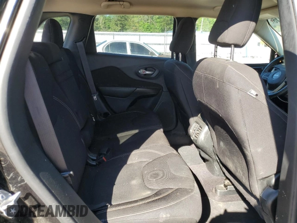 2016 Jeep Cherokee Latitude z VIN 1C4PJMCB4GW375624, wystawiony jako Copart lot #55562415 z przebiegiem 218 437 mil mil oraz Szkoda całkowita • Salvage title. Historia ofert i sprzedaży dostępna na DreamBid. Obrazek 11.