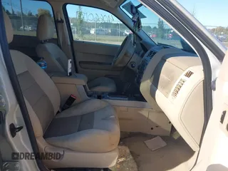 2008 Ford Escape XLT with VIN 1FMCU93158KA39754, listed as a IAAI auction lot 40660179 with 113,956 mi miles. Bid and sale history available at carsss.com. Image 5.